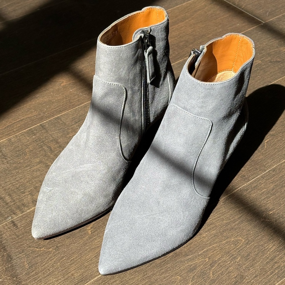 NWT Aquatalia Boots